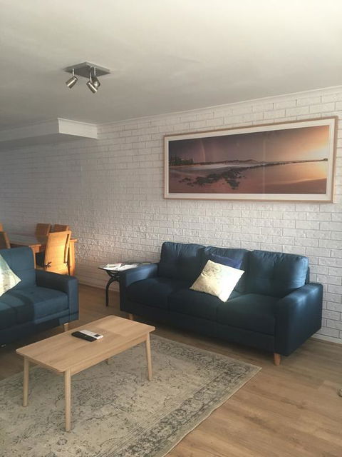 Sunlit Townhouse - Tourism Adelaide 0