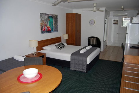 Sunseeker Motel - Tourism Adelaide 2
