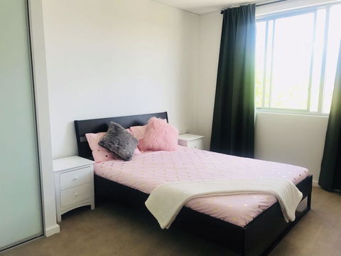 Sunset View 2 Bedroom Apt Next To Station - Tourism Adelaide 2