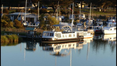 Swamp Fox Luxury 2BR Dutch Barge - Tourism Adelaide 0
