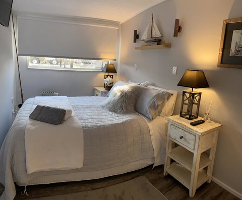 Swamp Fox Luxury 2BR Dutch Barge - Tourism Adelaide 1