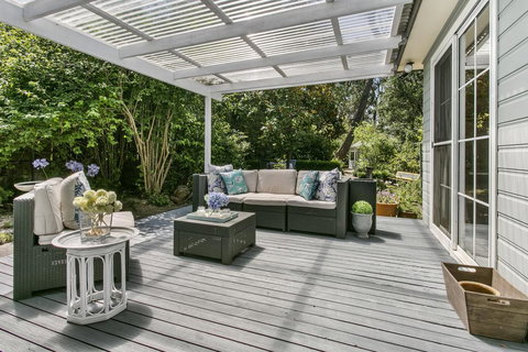 Swanbrook - Tourism Adelaide 0