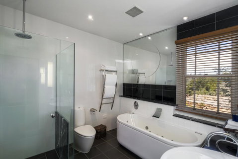 Tarraleah Lodge - Tourism Adelaide 3