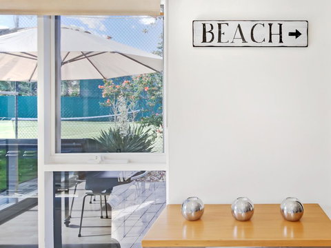 Tennis Elbow - Tourism Adelaide 1