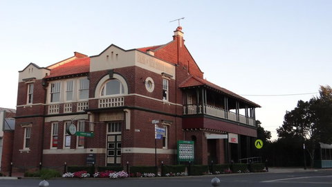 The Bank B&B West Wyalong - Tourism Adelaide 0
