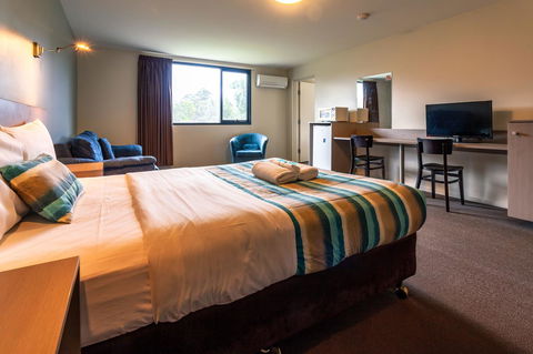 Kingston Hotel - Tourism Adelaide 6