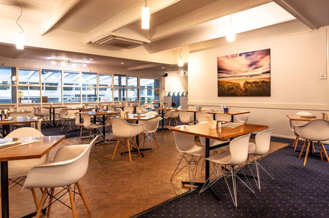 Kingston Hotel - Tourism Adelaide 14