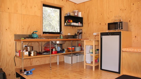 BAY OF FIRES ECO HUT Off Grid Experience At Binalong Bay - Tourism Adelaide 9