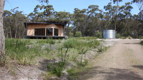 BAY OF FIRES ECO HUT Off Grid Experience At Binalong Bay - Tourism Adelaide 20