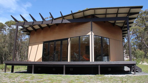 BAY OF FIRES ECO HUT Off Grid Experience At Binalong Bay - Tourism Adelaide 21