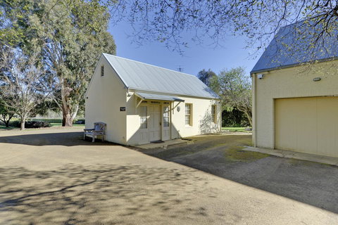 The Mill House Cottage - Tourism Adelaide 4