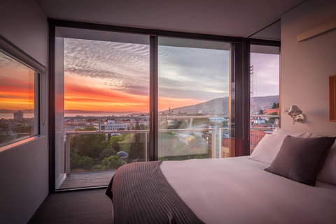 Avalon City Retreat - Tourism Adelaide 9