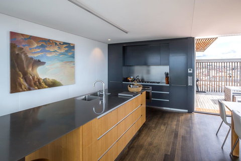 Avalon City Retreat - Tourism Adelaide 7