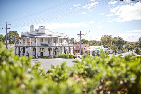 The Alexandra Hotel - Tourism Adelaide 0