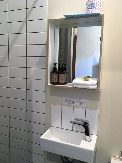 The Alexandra Hotel - Tourism Adelaide 13