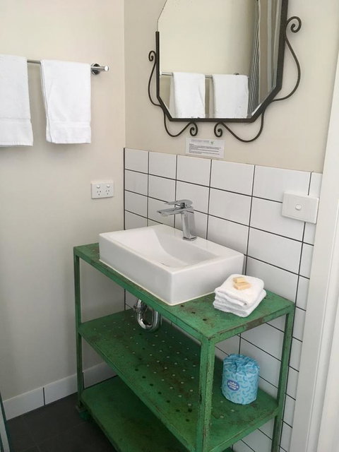 The Alexandra Hotel - Tourism Adelaide 11