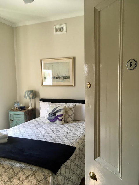 The Alexandra Hotel - Tourism Adelaide 12