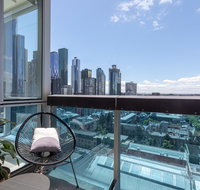 La Maison - Great View Free Parking Pool Gym Perfectly located 2BR apartment - Tourism Adelaide