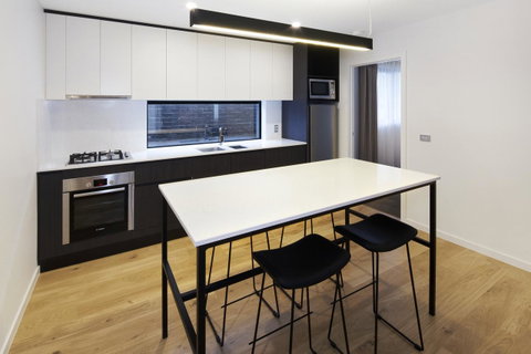 Lakes Edge Apartments - Tourism Adelaide 6