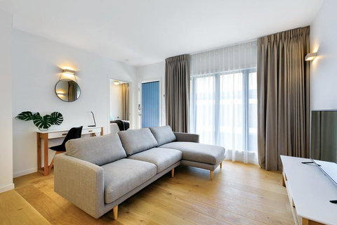Lakes Edge Apartments - Tourism Adelaide 4