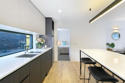 Lakes Edge Apartments - Tourism Adelaide 3