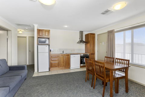 Comfort Inn Warrnambool International - Tourism Adelaide 35