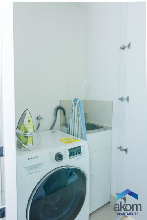 AKOM Melbourne - Tourism Adelaide 1