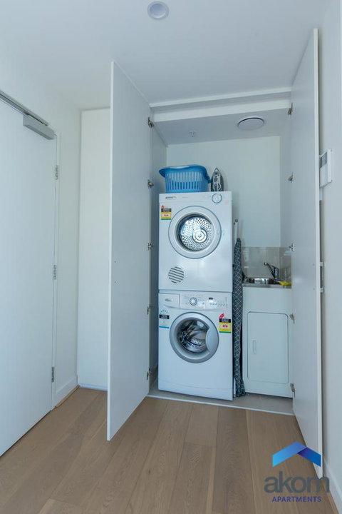 AKOM Melbourne - Tourism Adelaide 11