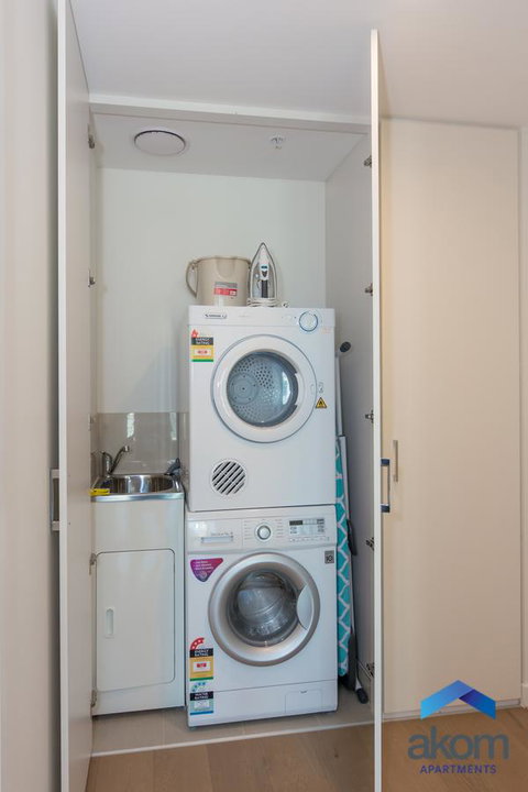 AKOM Melbourne - Tourism Adelaide 17