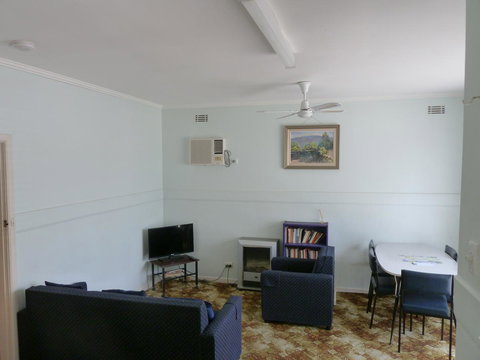 Beachcomber Holiday Units - Tourism Adelaide 32