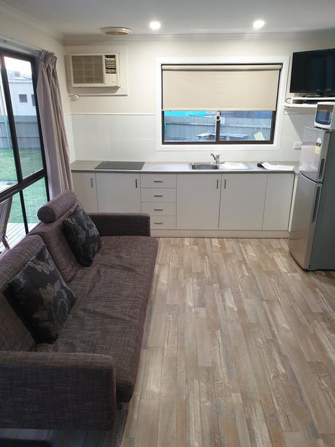 Beachcomber Holiday Units - Tourism Adelaide 3