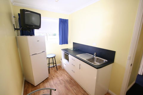 Hamilton Townhouse Motel - Tourism Adelaide 4