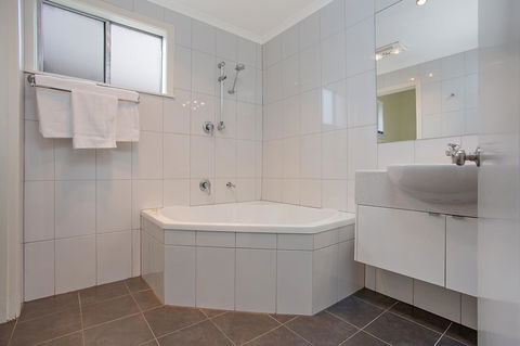Hamilton Townhouse Motel - Tourism Adelaide 18