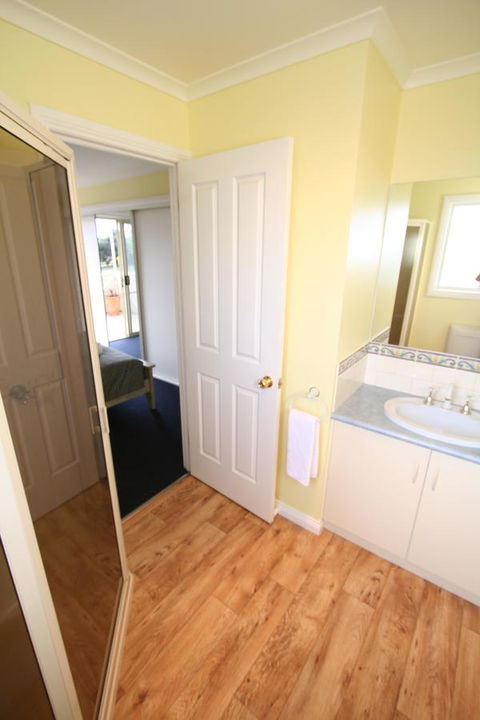 Hamilton Townhouse Motel - Tourism Adelaide 2