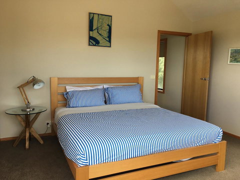 Apostle Hideaway - Central Port Campbell - Tourism Adelaide 7
