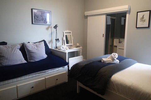 The Bischoff Hotel - Tourism Adelaide 1