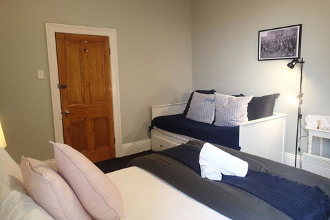 The Bischoff Hotel - Tourism Adelaide 2