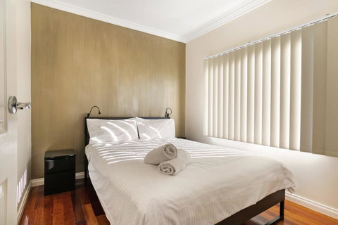 The Bud House - Tourism Adelaide 3