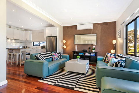 The Bud House - Tourism Adelaide 1