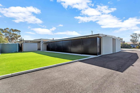 The Bunkhouse - Tourism Adelaide 1