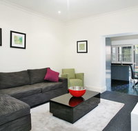 The Courtyard of St Neot - Art Deco 2BR Potts Point Apartment with Large Courtyard in Stunning Location - Tourism Adelaide