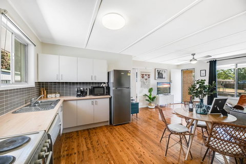 The Cowhide Cabin - Comfy, Family Friendly Stays In Toowoomba - Tourism Adelaide 2