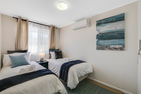 The Cowhide Cabin - Comfy, Family Friendly Stays In Toowoomba - Tourism Adelaide 3