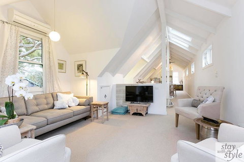 The Gatehouse - Light Filled Cottage In The Leafy Suburb Of Hawthorn - Tourism Adelaide 0