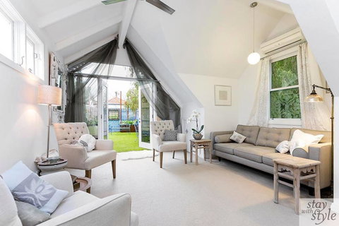 The Gatehouse - Light Filled Cottage In The Leafy Suburb Of Hawthorn - Tourism Adelaide 1