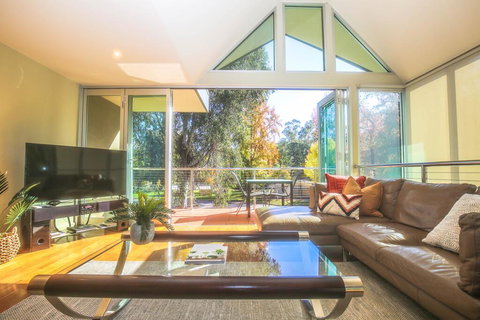 The Glass Pinnacle - Tourism Adelaide 0