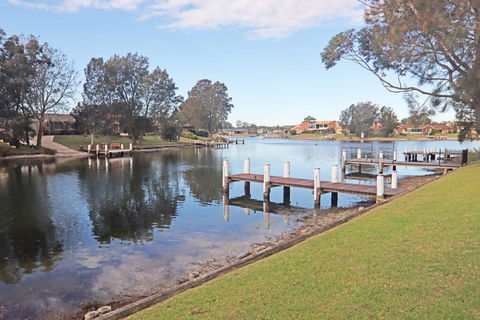 The Mooring's Waterfront - Tourism Adelaide 0