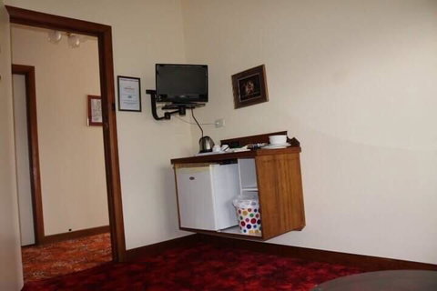 The Oast Inn Formaly Rosies Inn - Tourism Adelaide 1