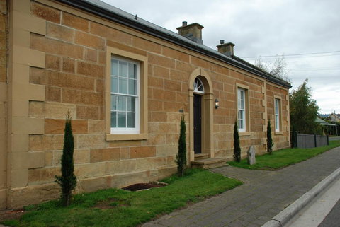 The Red Feather Inn - Tourism Adelaide 1