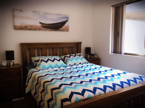 The Royal Dolphin Holiday Home - Tourism Adelaide 1